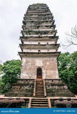 Lingbao Pagoda: Un Tesoro Storico Affacciato Su Una Vista Incantevole!